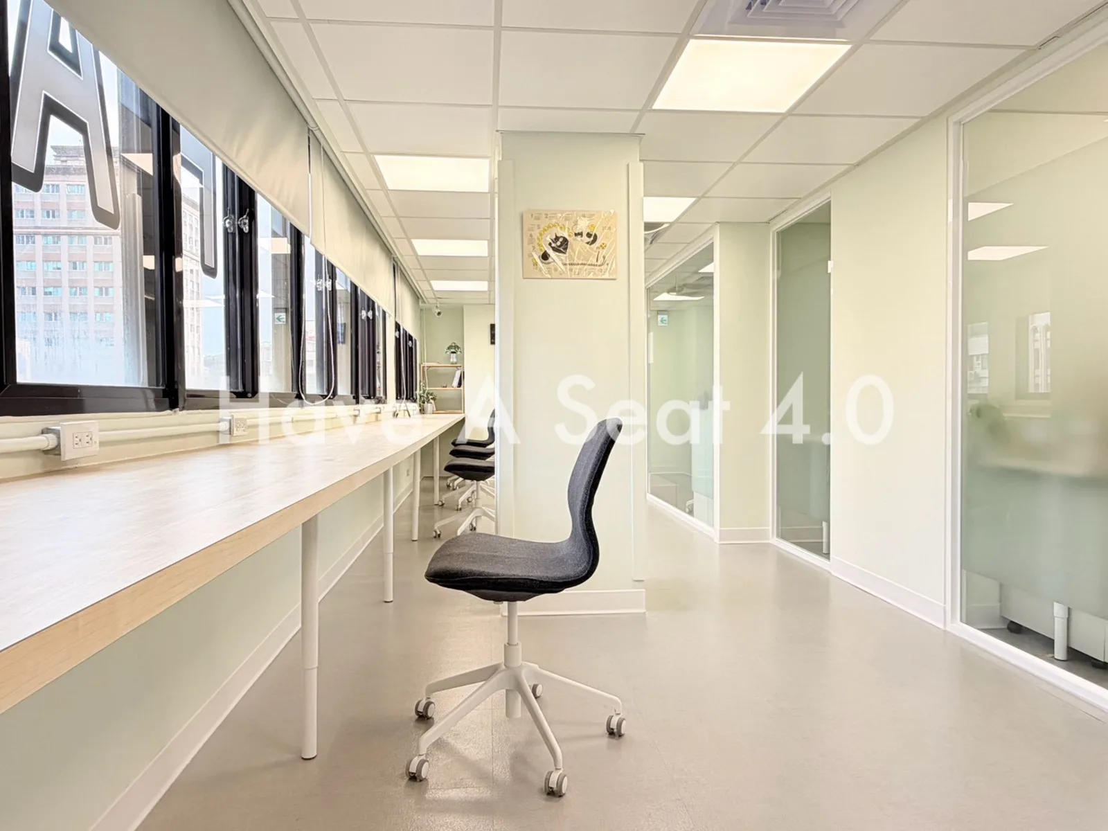 Have A Seat 南港館實體走廊與整排專屬木質信箱牆實景